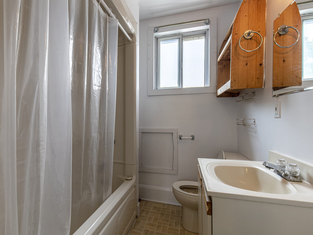 2-77 D Bathroom 1