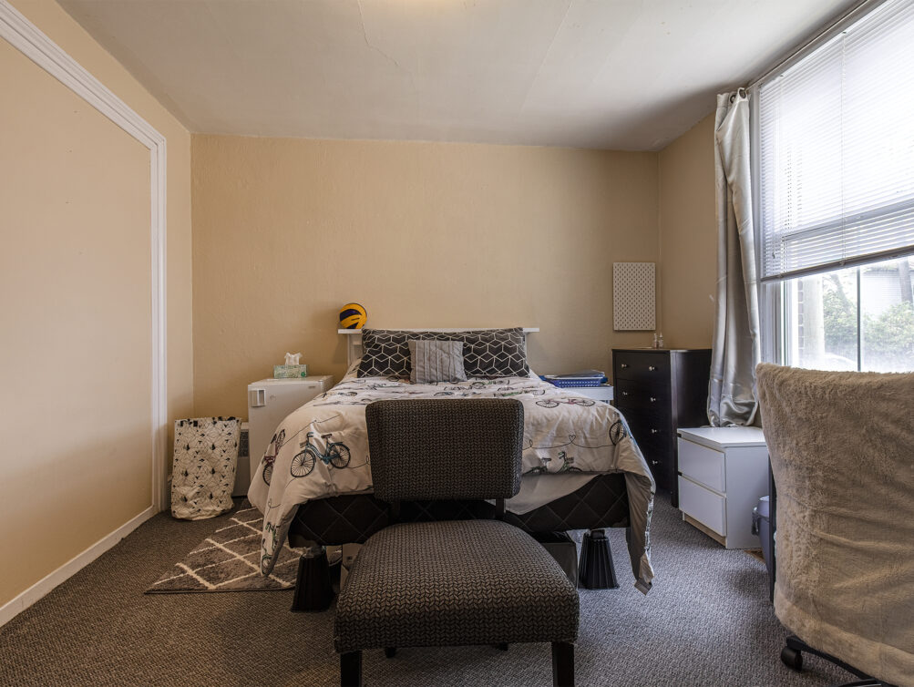 249 D Mainfloor Bedroom 1a