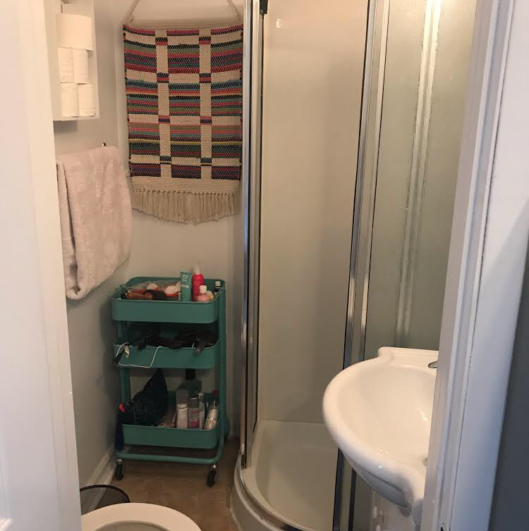 325 J 1 Furnished Bath