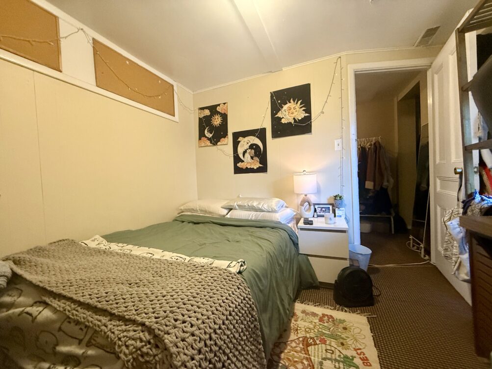 325 J 4 Side Bdrm.