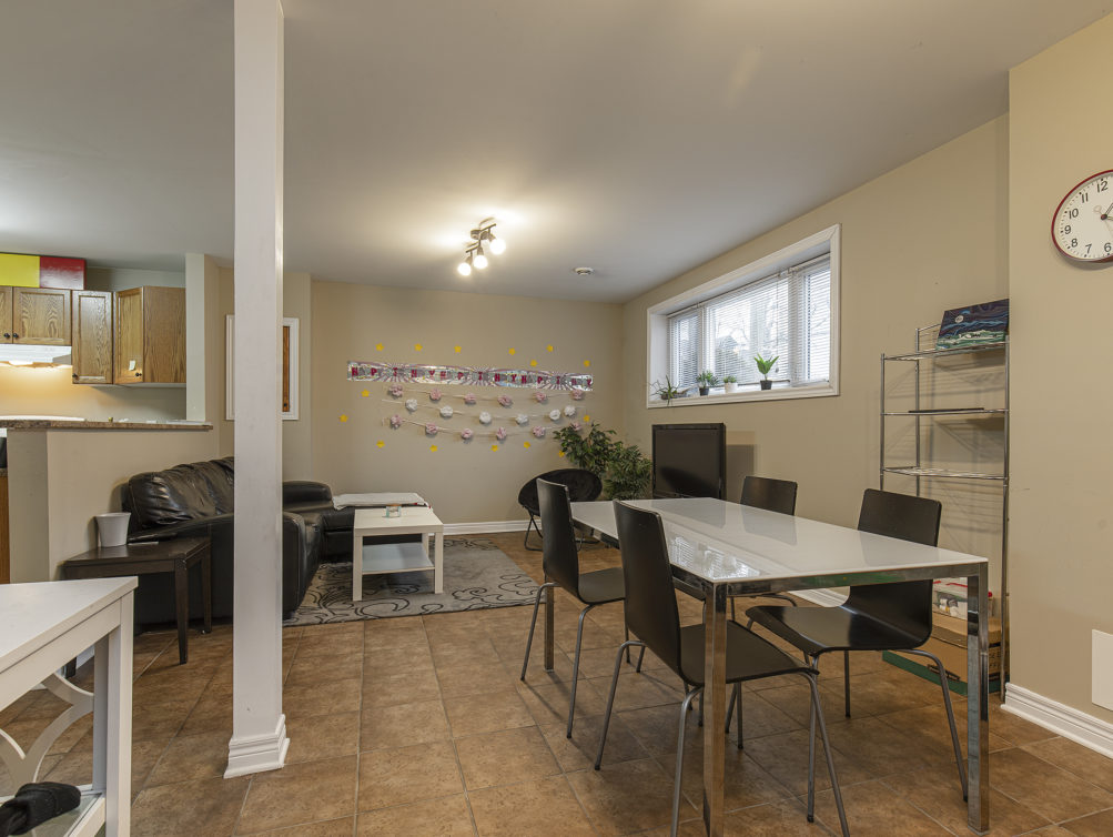 471 J 2 Dining – living rooms