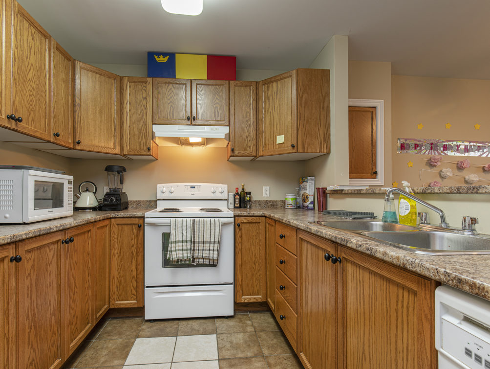471 J 2 Kitchen 2