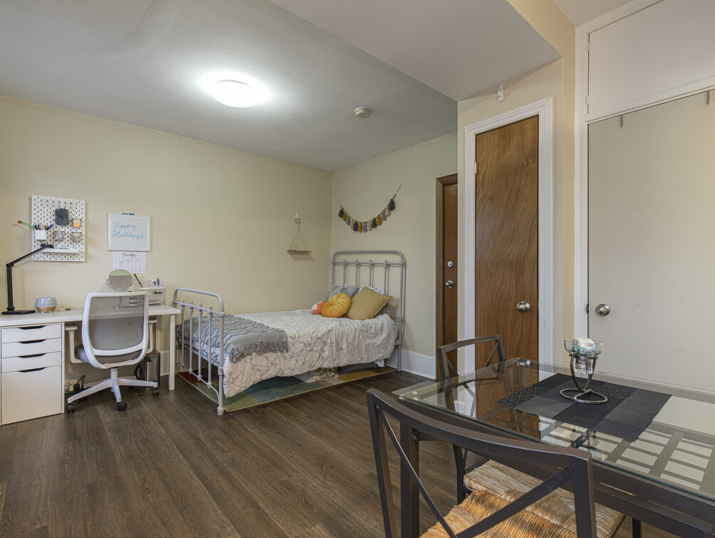 482 J 3 from kitchen